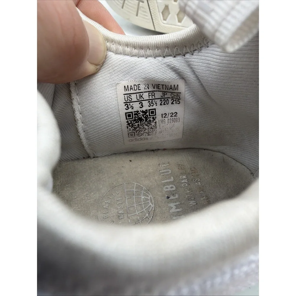 Adidas Originals Womens NMD R1 Sneakers White/White/Silver Metallic Size 3.5